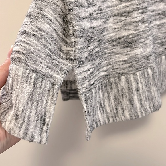 Lazy Sundays - Grey Heathered Sweater, oversized small - Picture 4 of 8